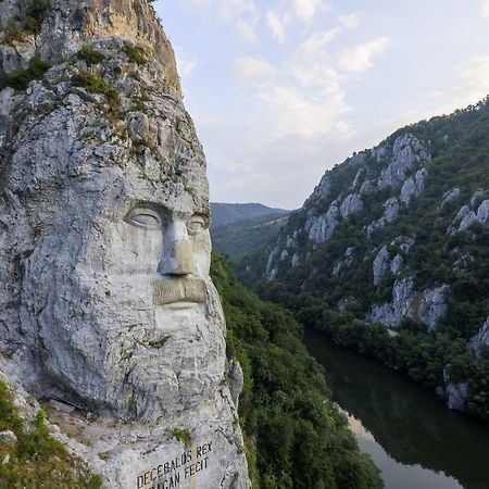 Hotel Casa Patryk Orszowa Zewnętrze zdjęcie
