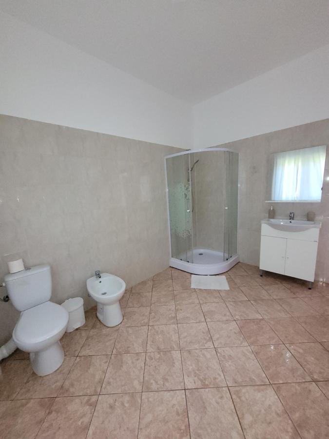 Hotel Casa Patryk Orszowa Zewnętrze zdjęcie